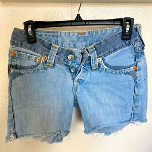 Levi’s shorts